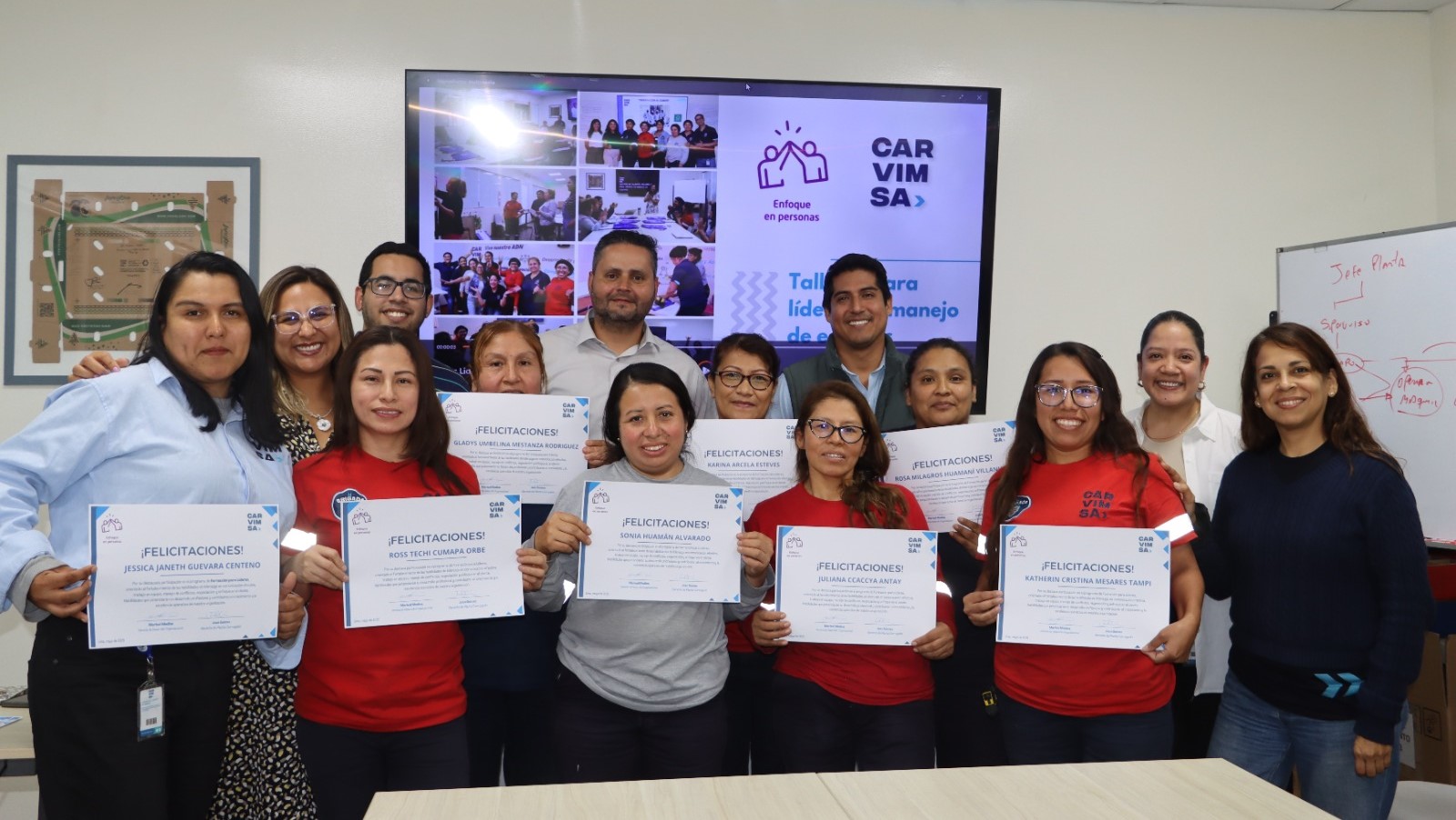 ¡Fomentamos el crecimiento profesional con nuestro programa de formación en liderazgo operativo!